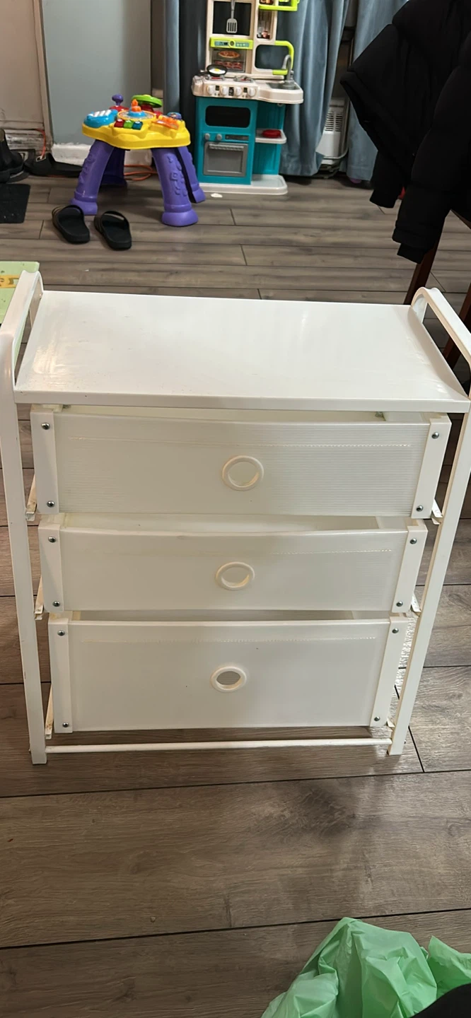 $ 10 - beed gone today - White 3-Drawer Storage Unit