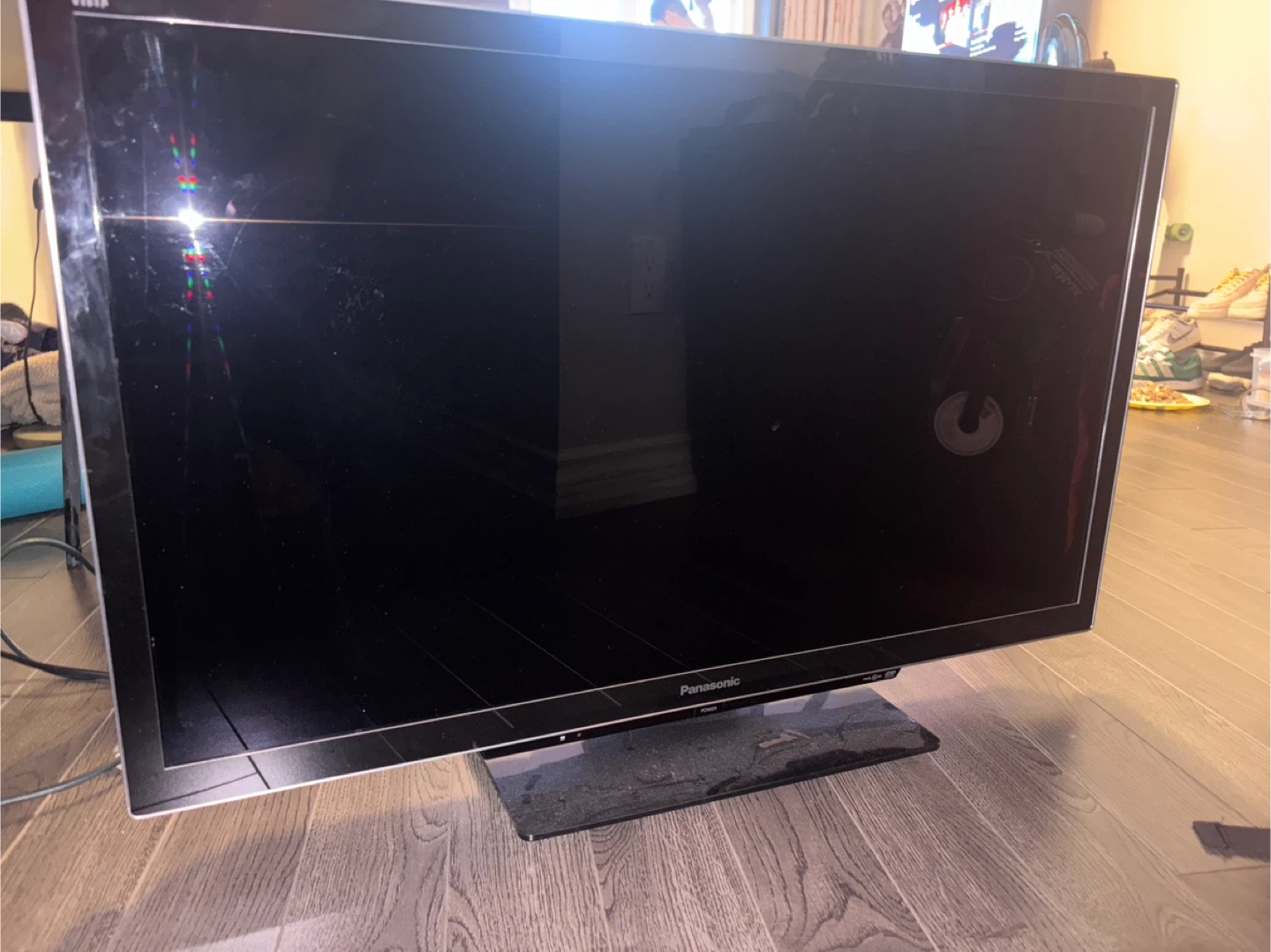 Panasonic 37" LCD TV TC-L37DT30 - photo 2