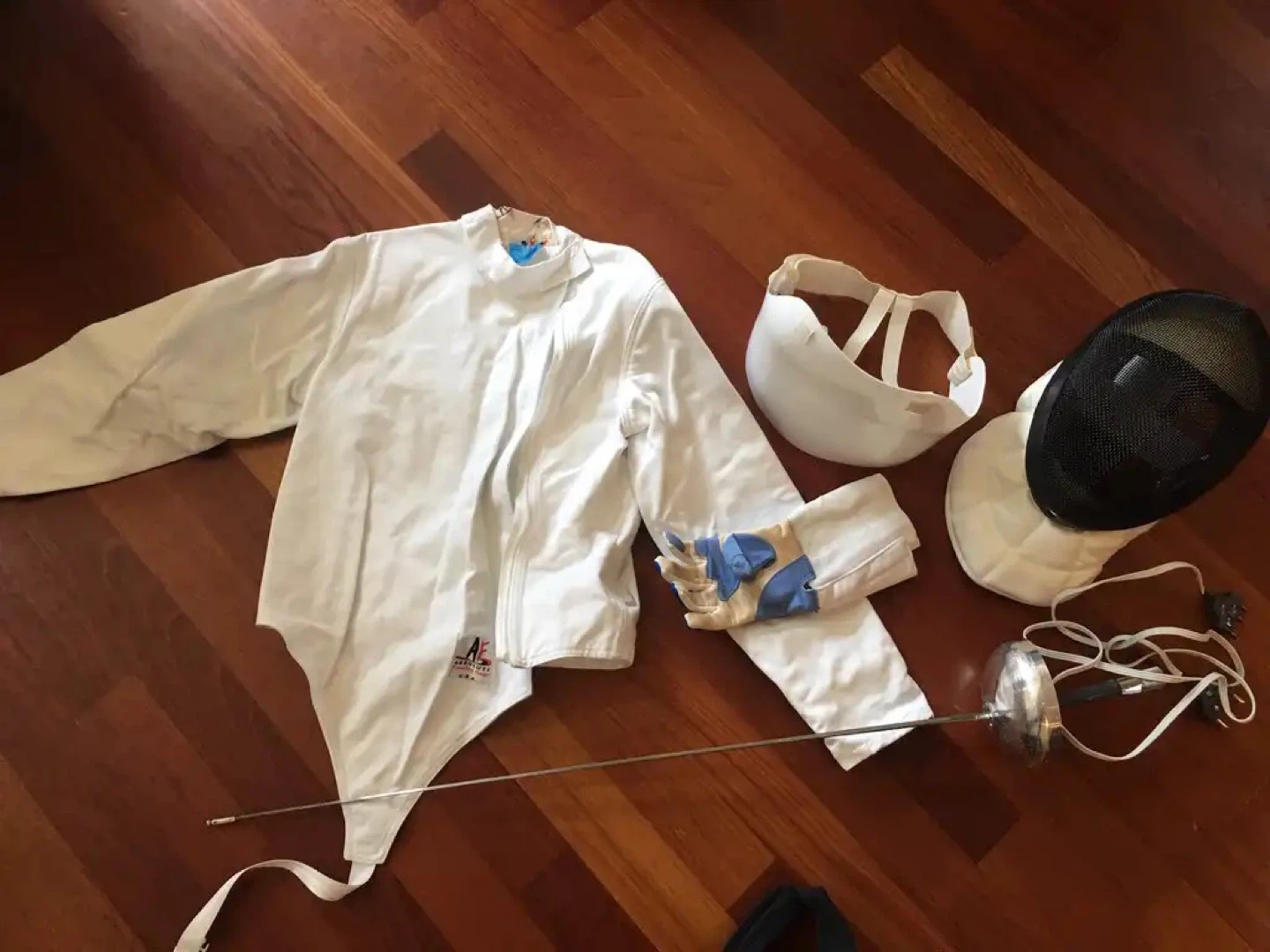 Absolute Fencing Gear Set with Mask, Jacket, Glove, and Sword - photo 5