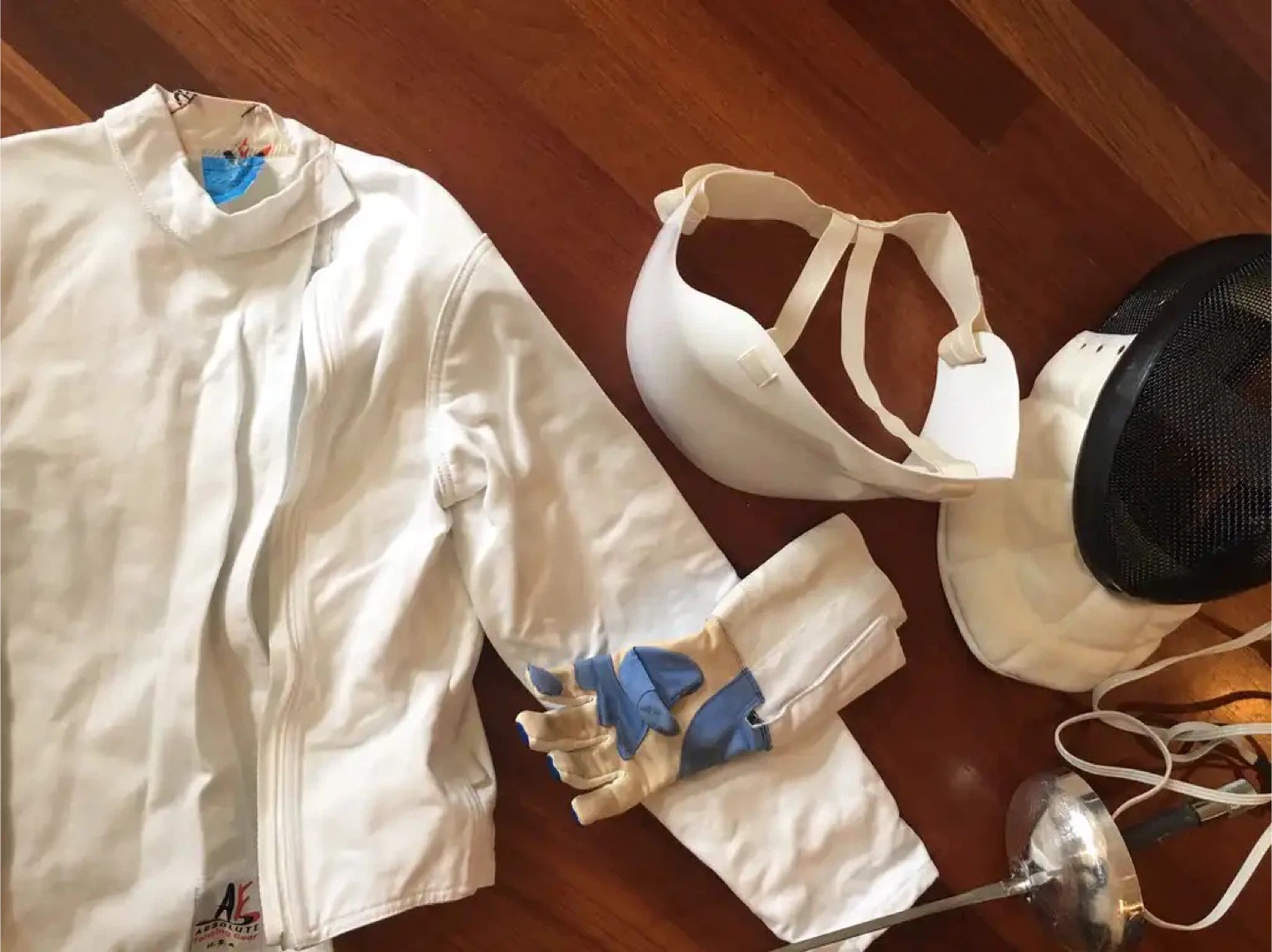 Absolute Fencing Gear Set with Mask, Jacket, Glove, and Sword - photo 3