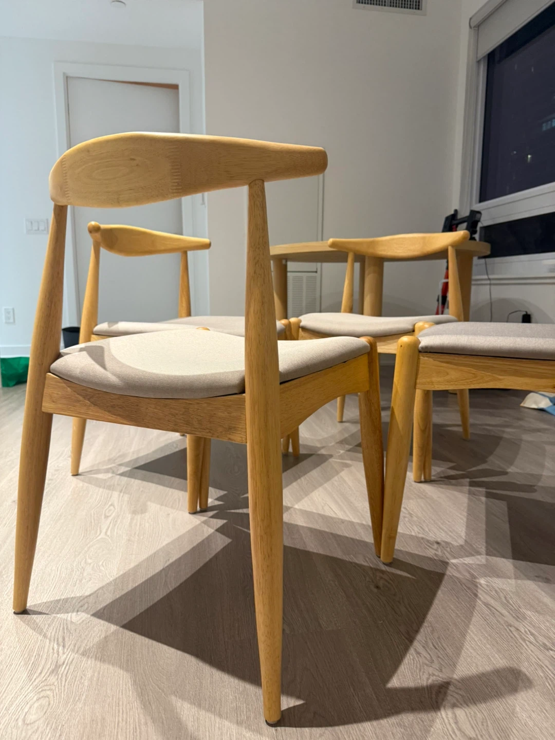 Set of 4 Wooden Dining Chairs - photo 2