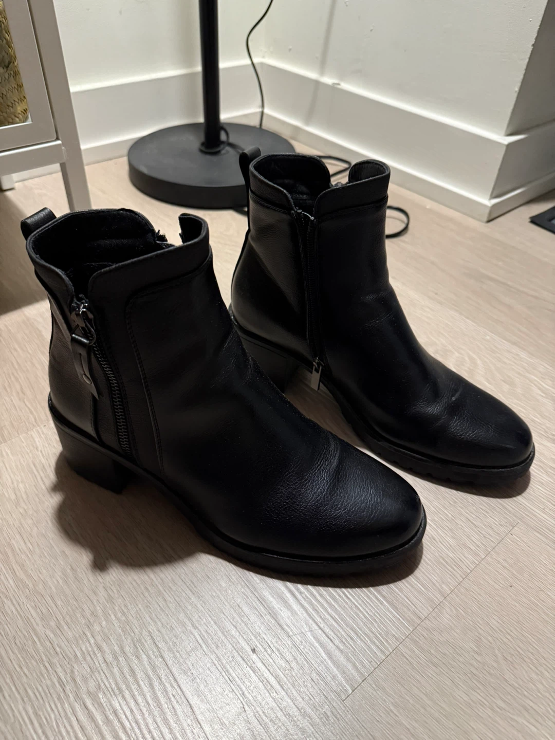 Black Leather Ankle Boots - photo 4