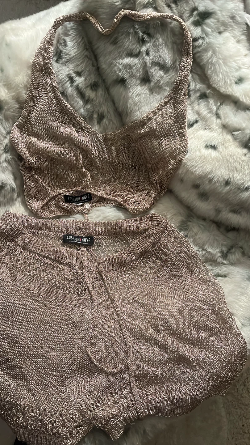 Clothes for sale (Zara, FN, Nike, gym shark etc)