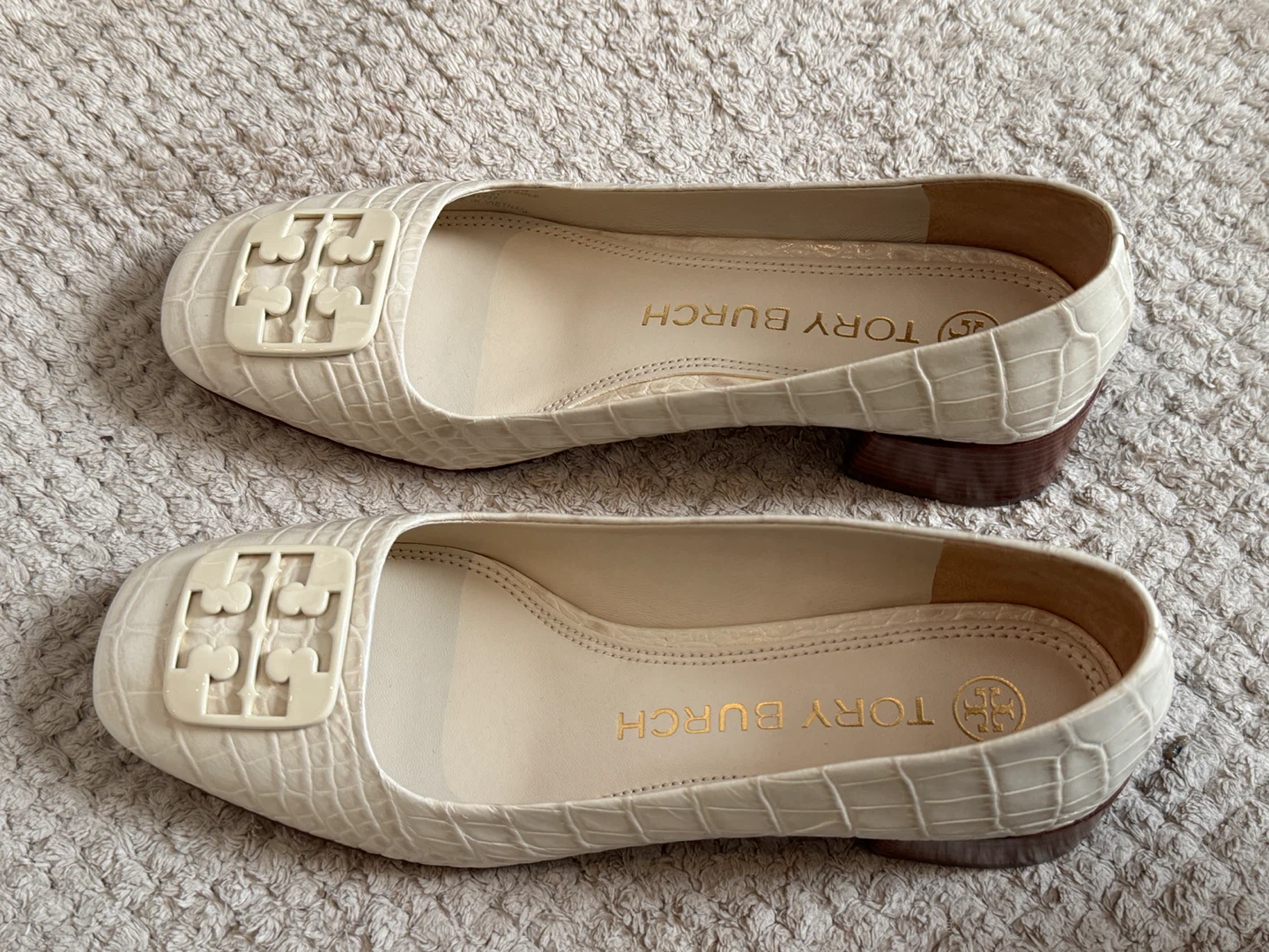 Tory Burch Women's White Croc Embossed Leather Loafers Size 7M