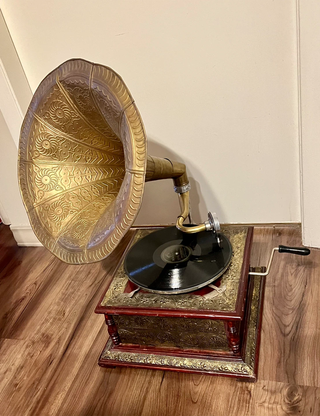 Vintage Gramophone Record Player - photo 2