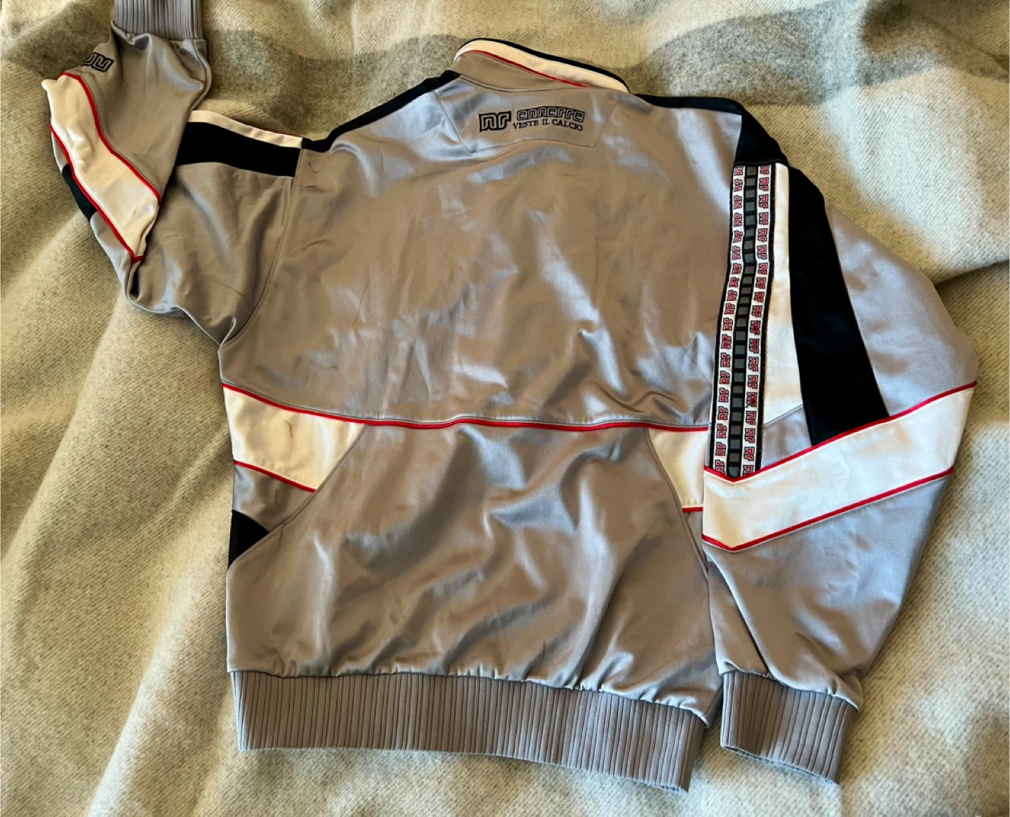 Ennerre "Veste il Calcio" Tracksuit Set - Silver - photo 4