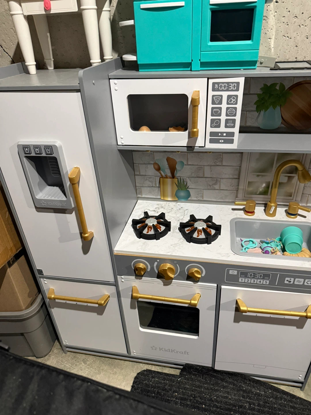 KidKraft Wooden Play Kitchen