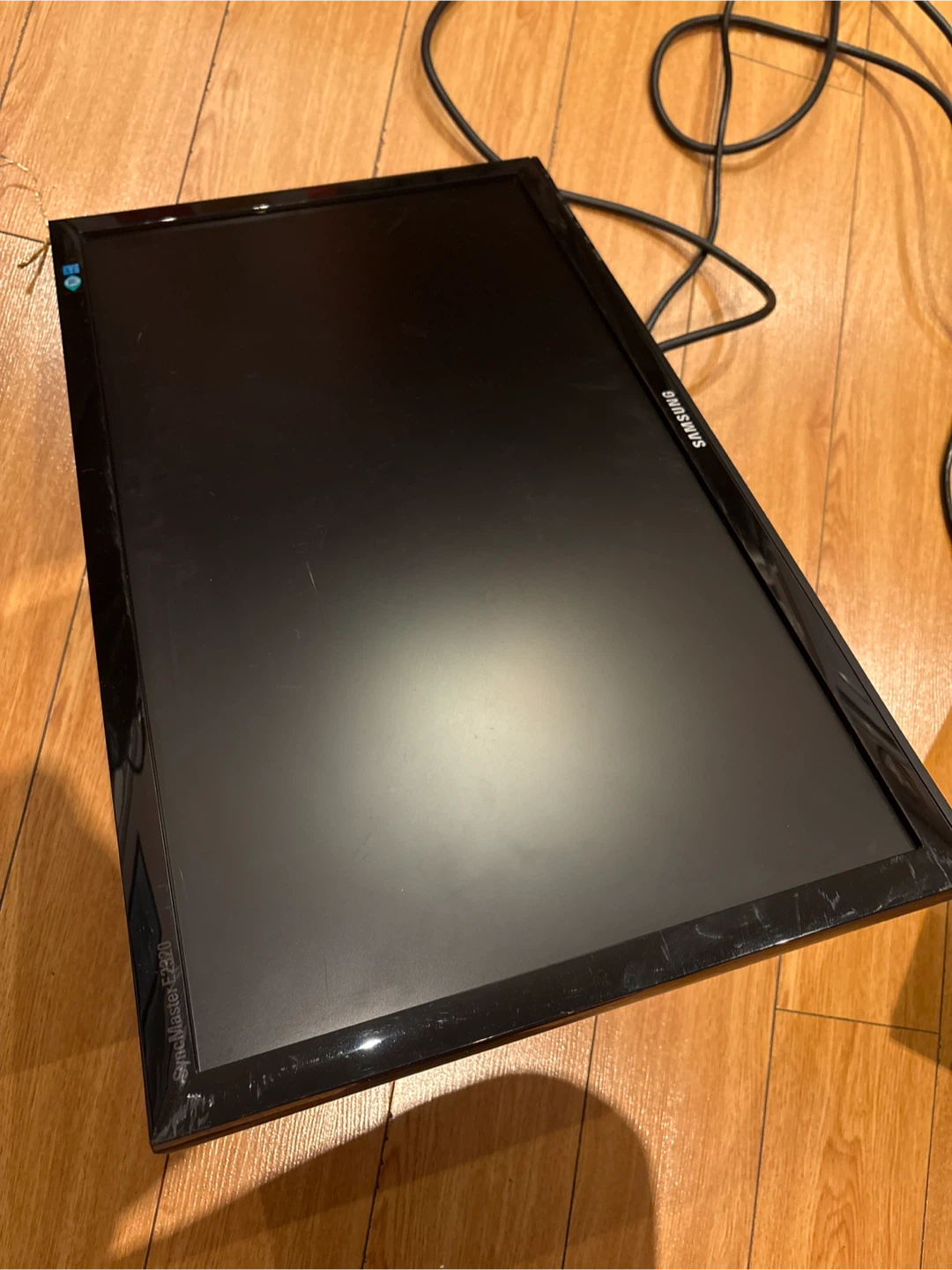 2 Samsung Computer Monitors - photo 2