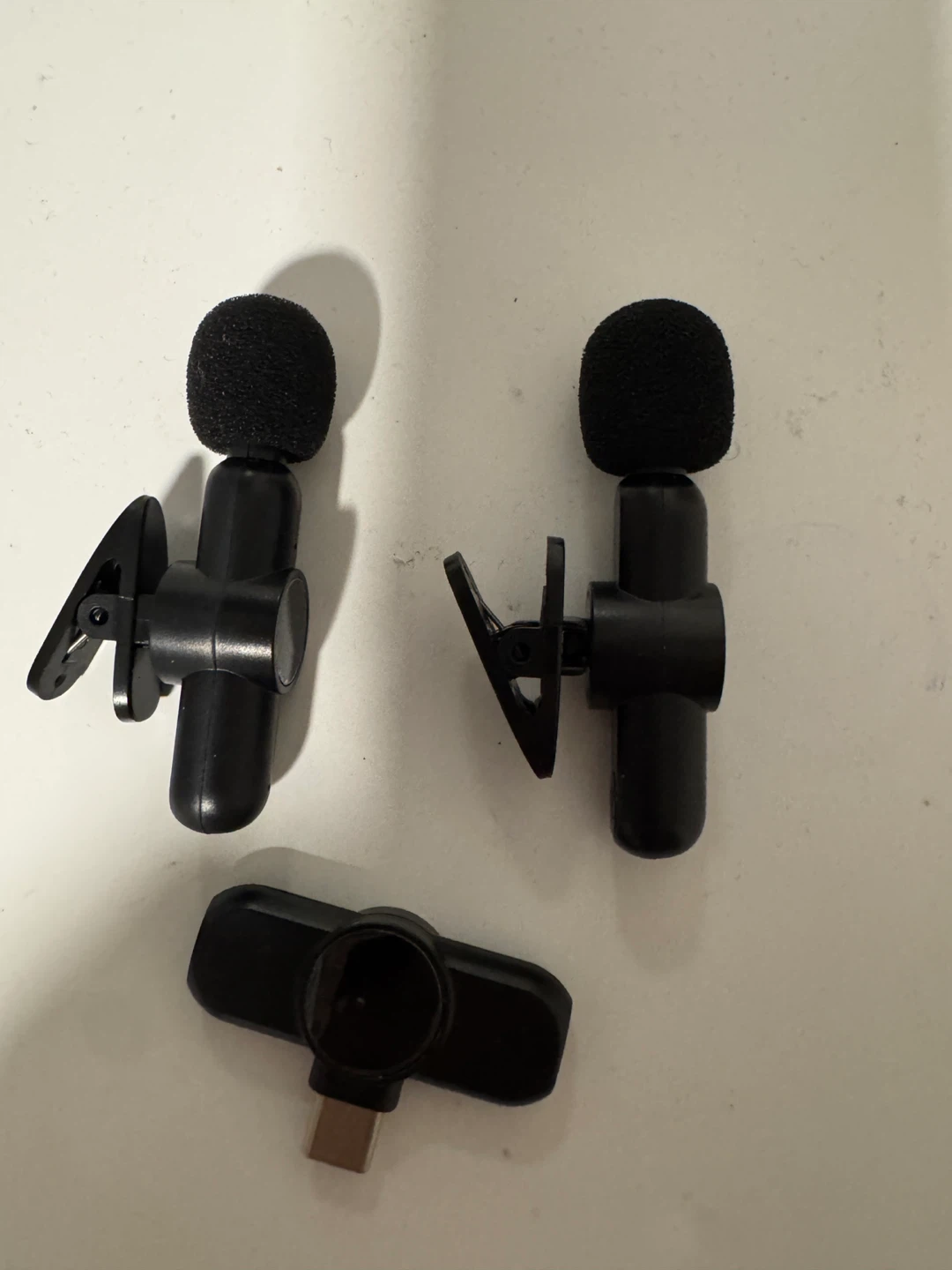 2x Lavalier Microphones with USB-C Adapter