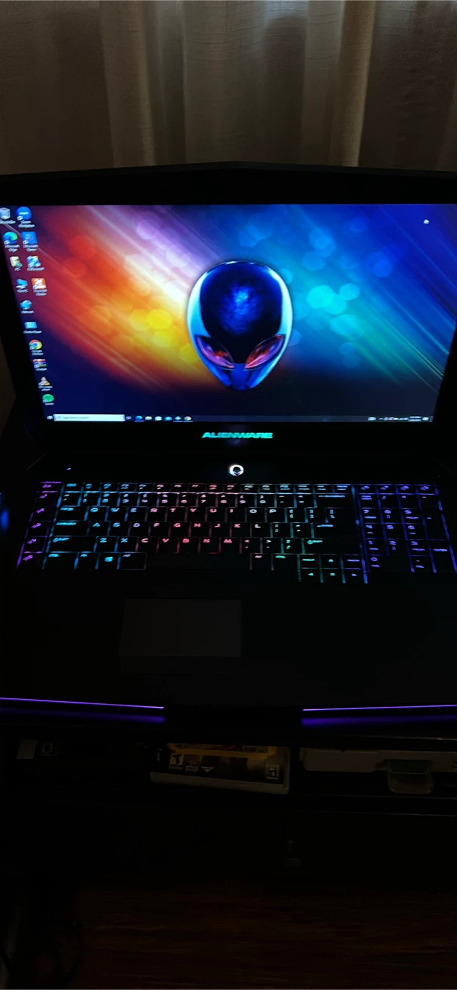 Alienware Gaming laptop i7 16g 500g ssd gtx980