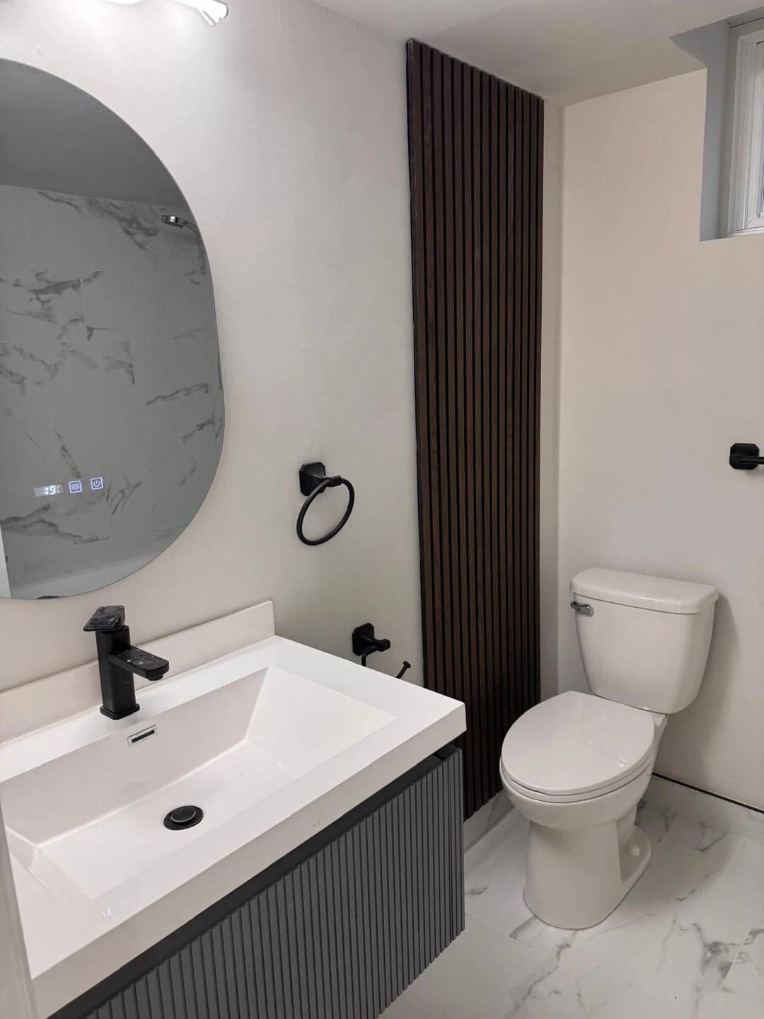Newly renovated 2 bed and 1 bath basement for rent - photo 3