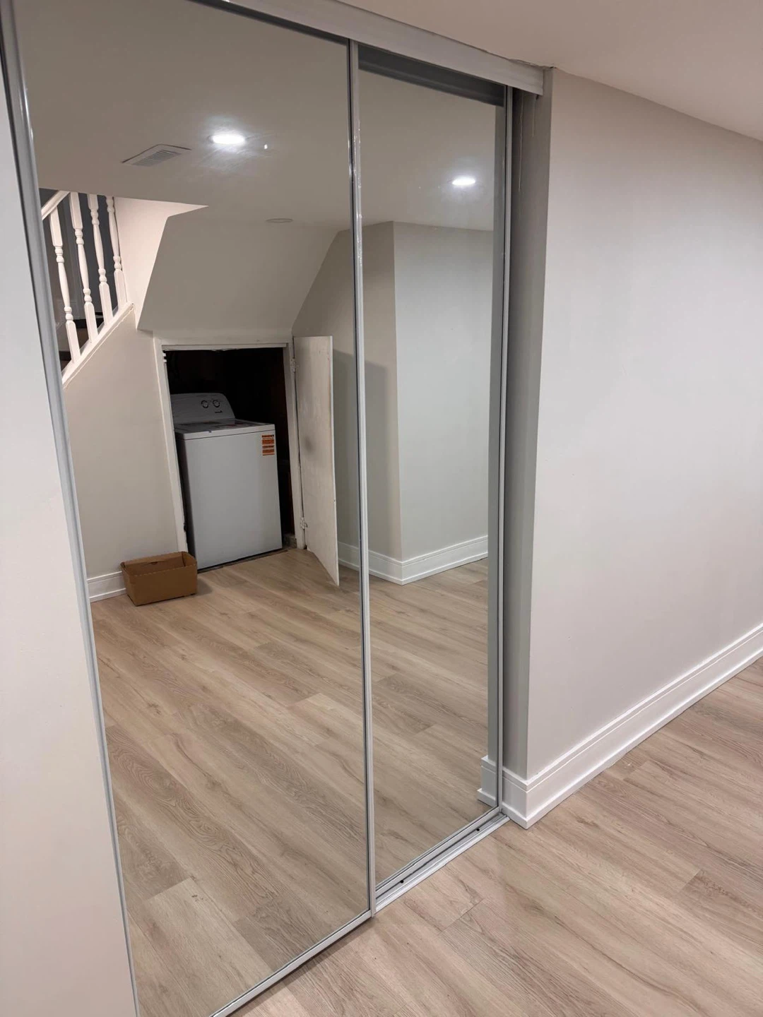 Newly renovated 2 bed and 1 bath basement for rent