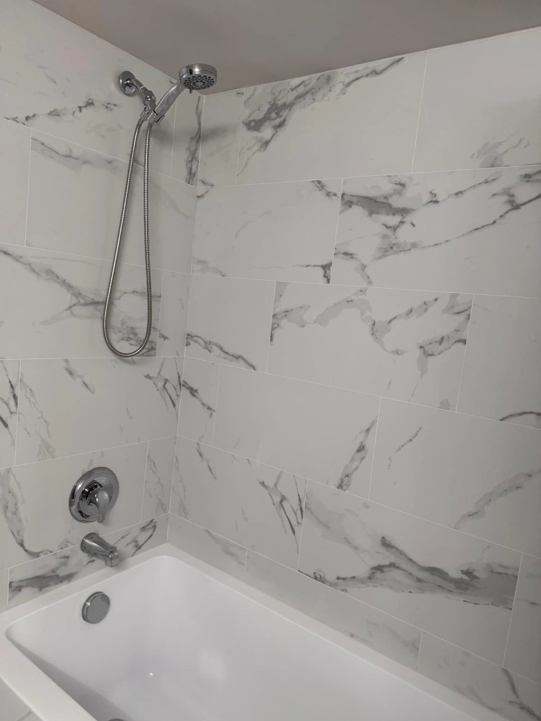Newly renovated 2 bed and 1 bath basement for rent - photo 5