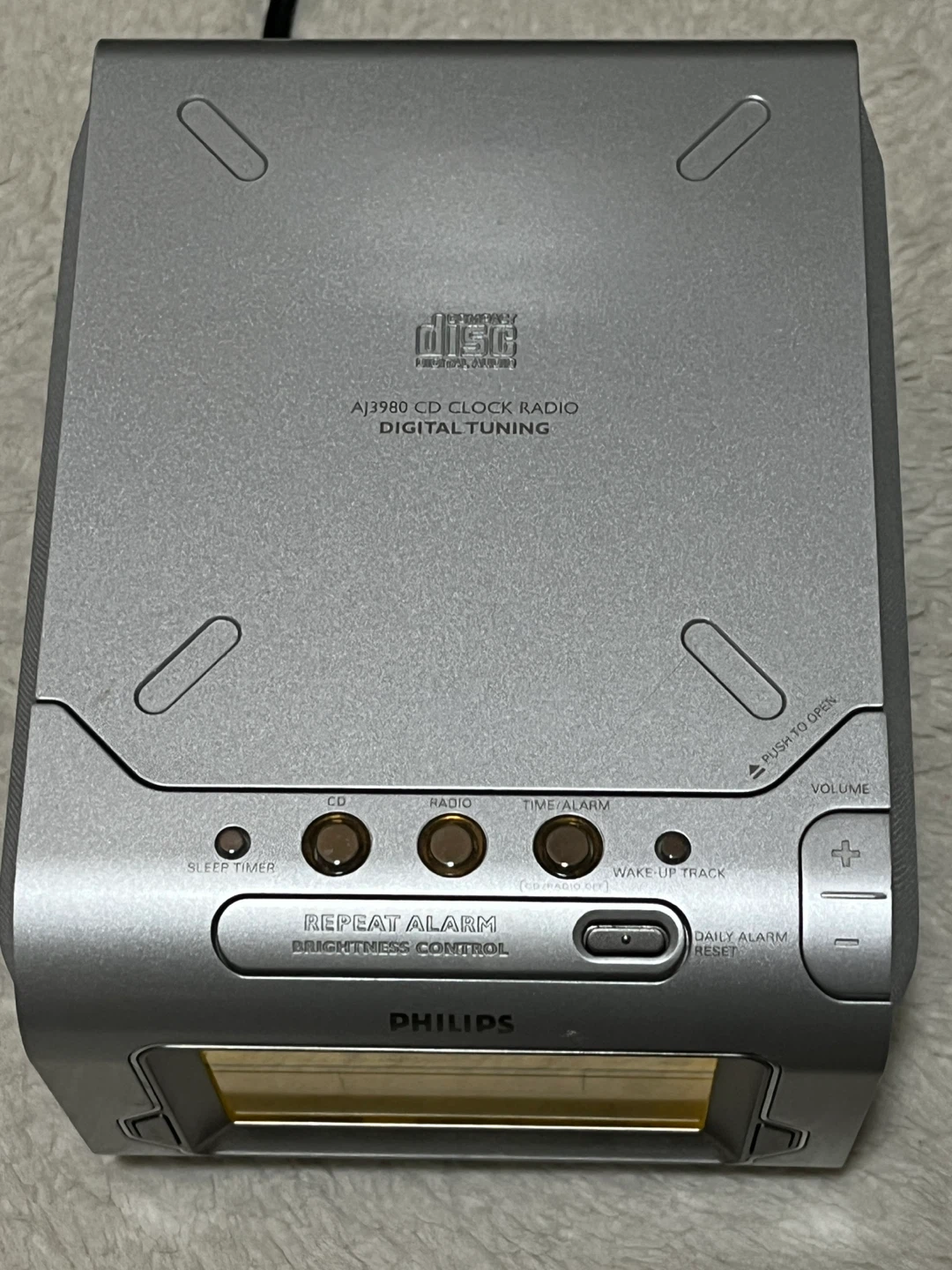 Philips AJ3980 CD Clock Radio - photo 2