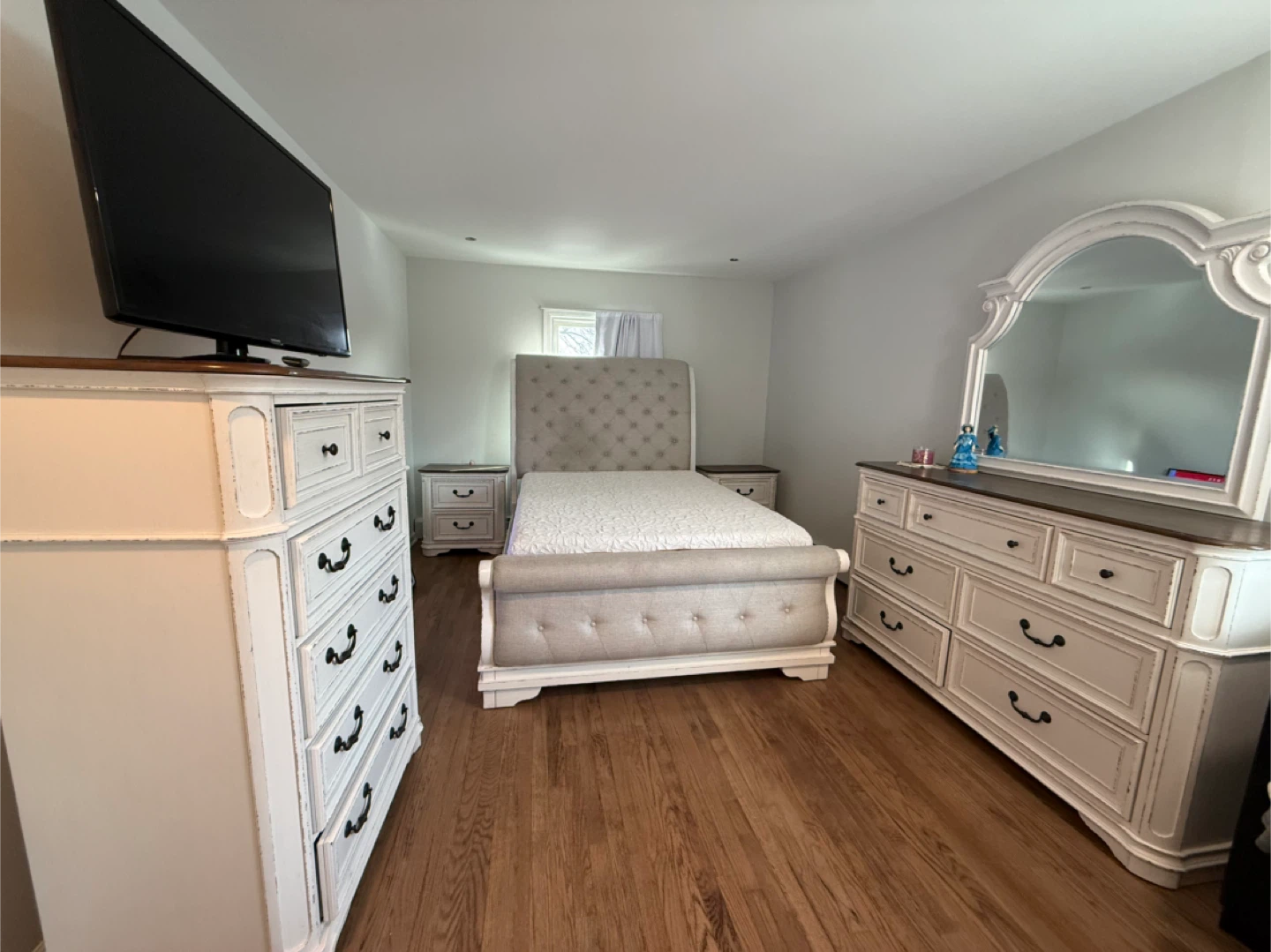 Queen Bedroom set with Bob-O-Pedic Copper Sport Hybrid Mattress