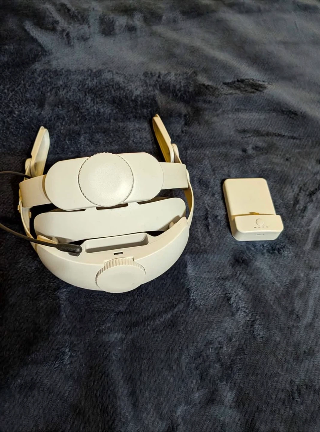 Meta Quest 2 VR Headset with Accessories - photo 2