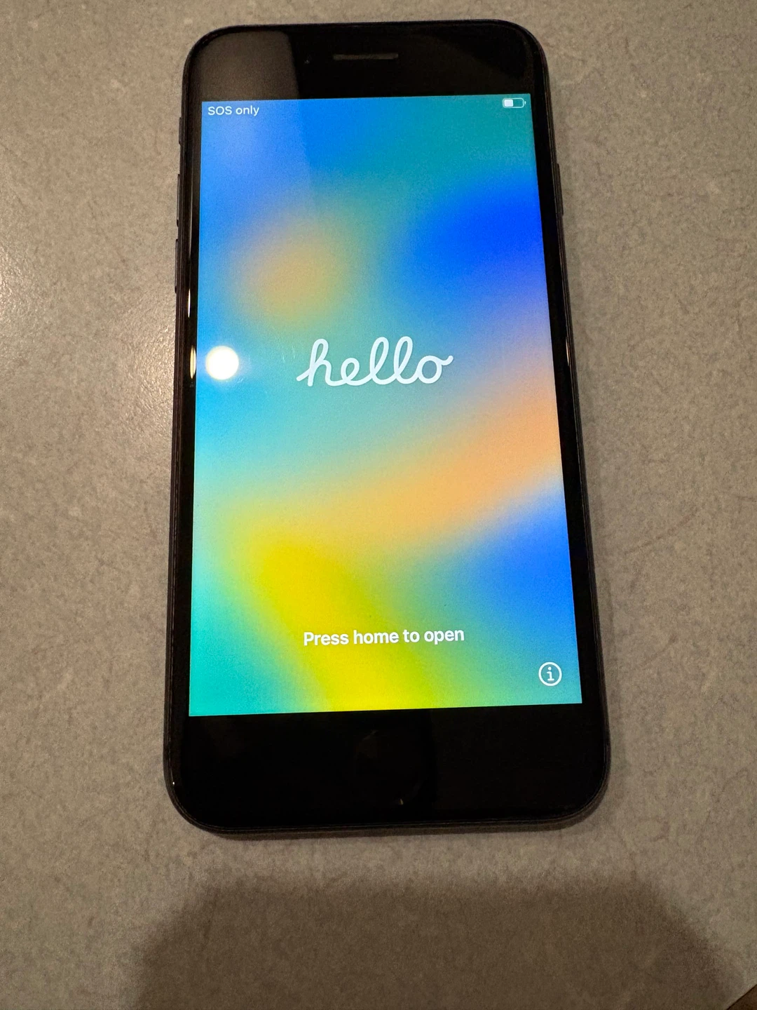 Apple iPhone 8 - photo 3