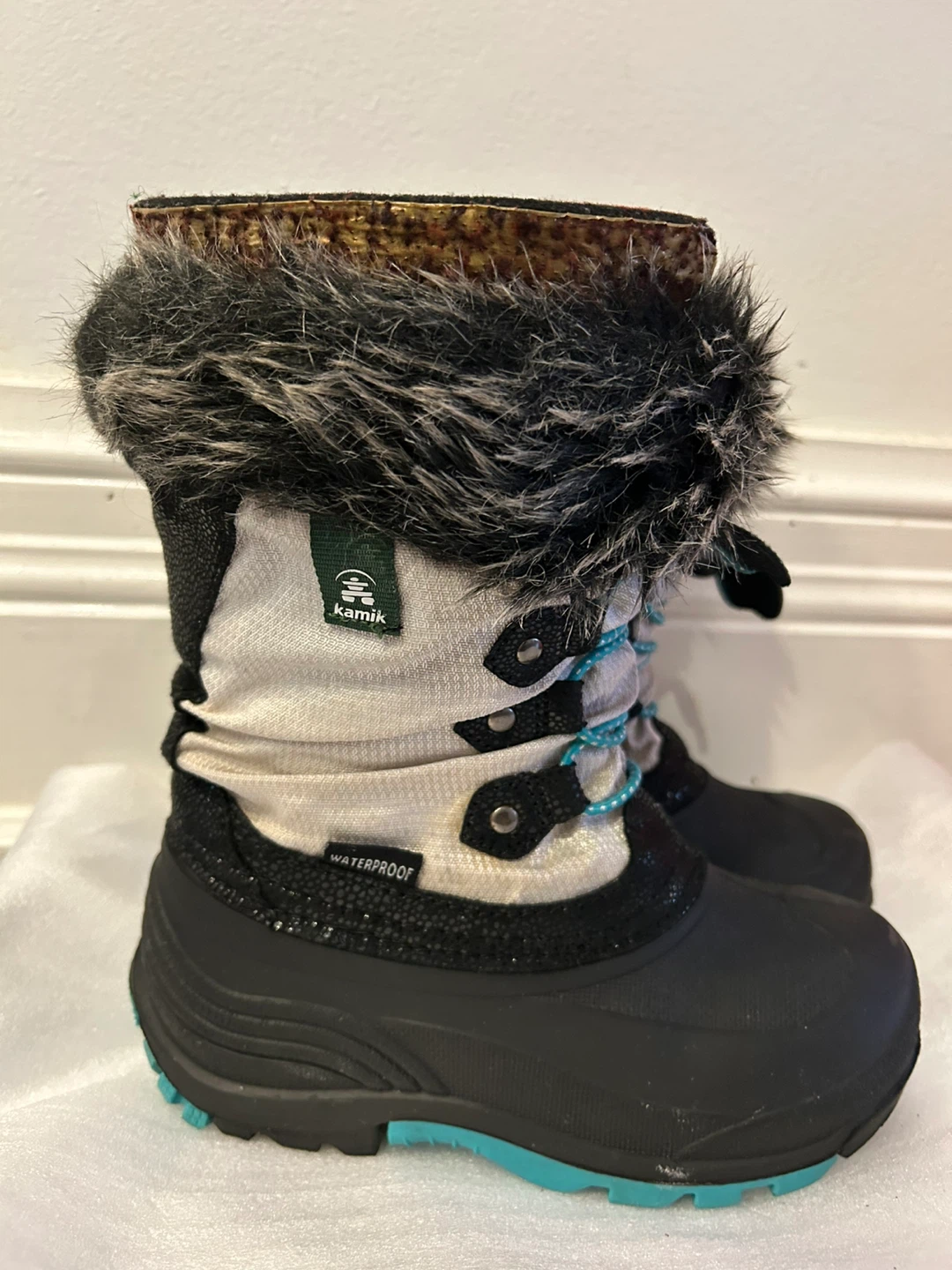 Kamik kids snow boots (size 13)