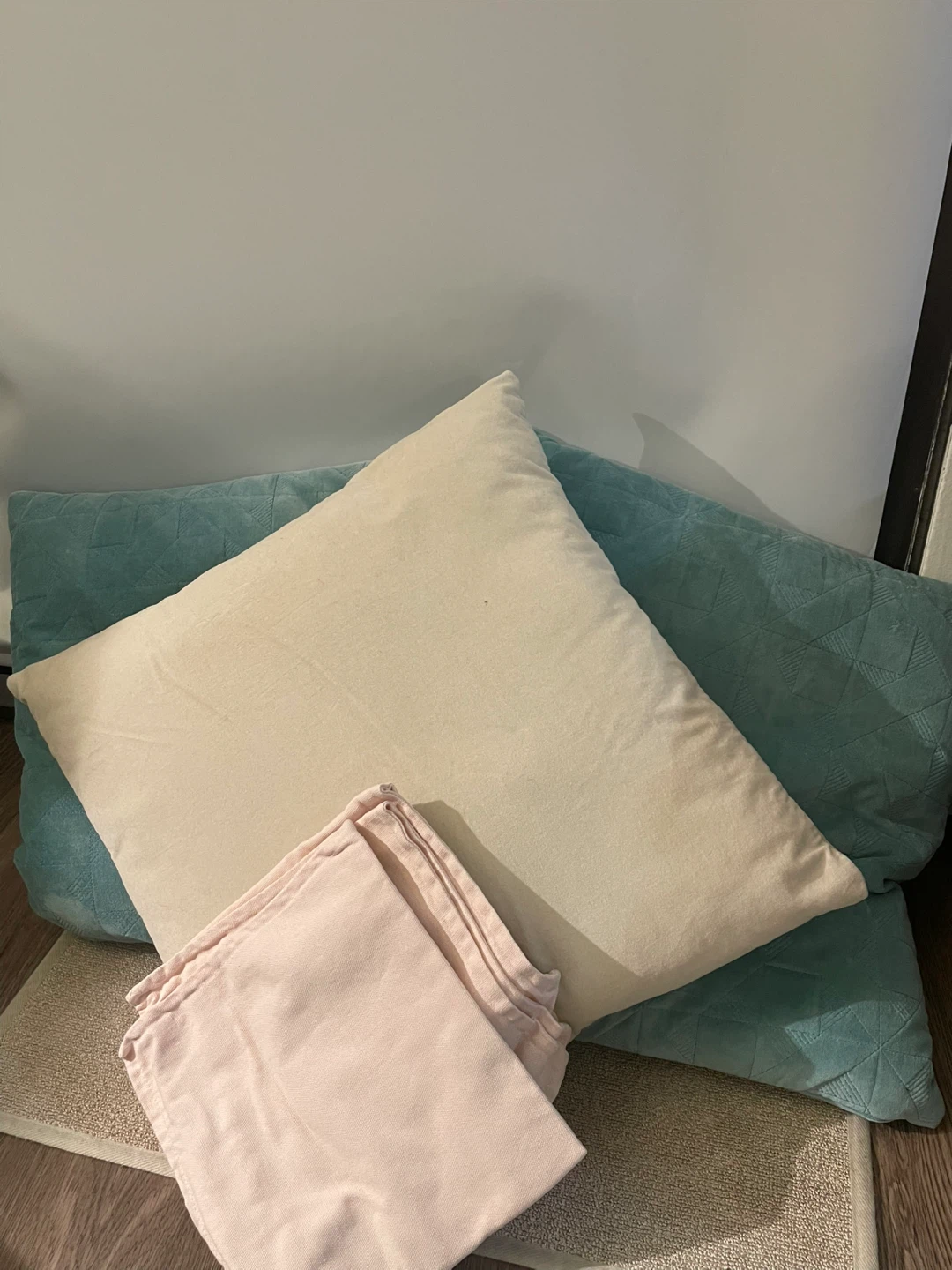 3 Cushion and 2 Additional Covers