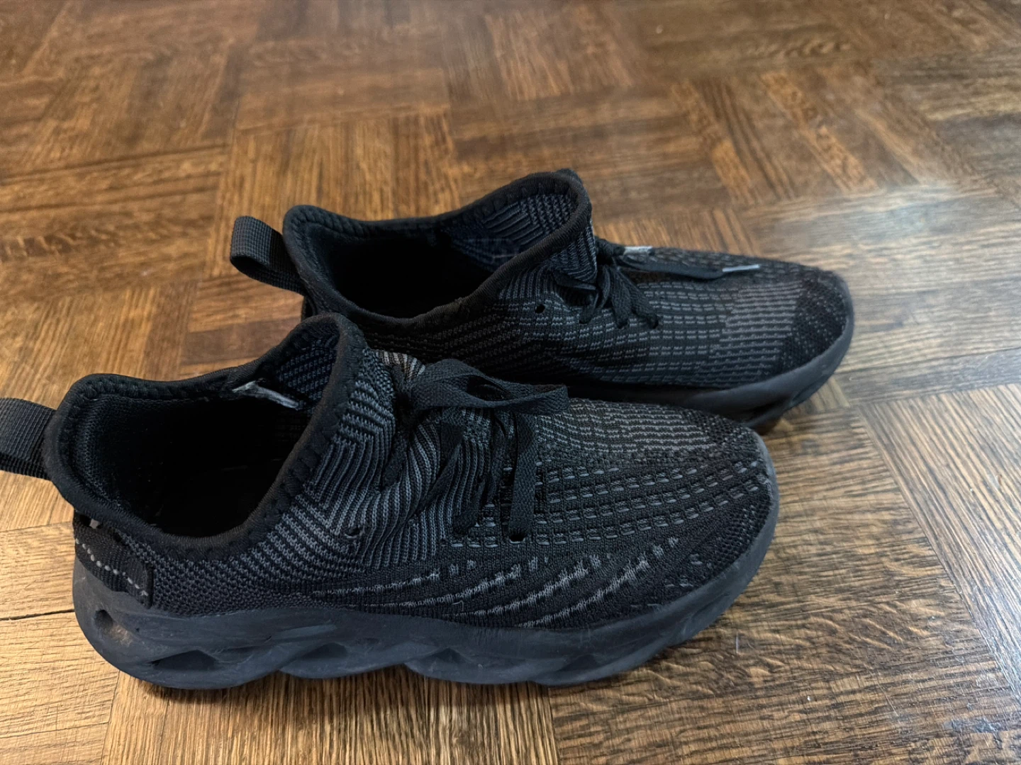 Black Athletic Shoes - photo 2