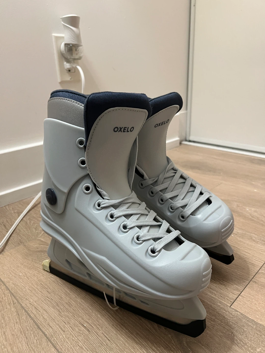 Oxelo Ice Skates - Women Size 6.5/37 - photo 3