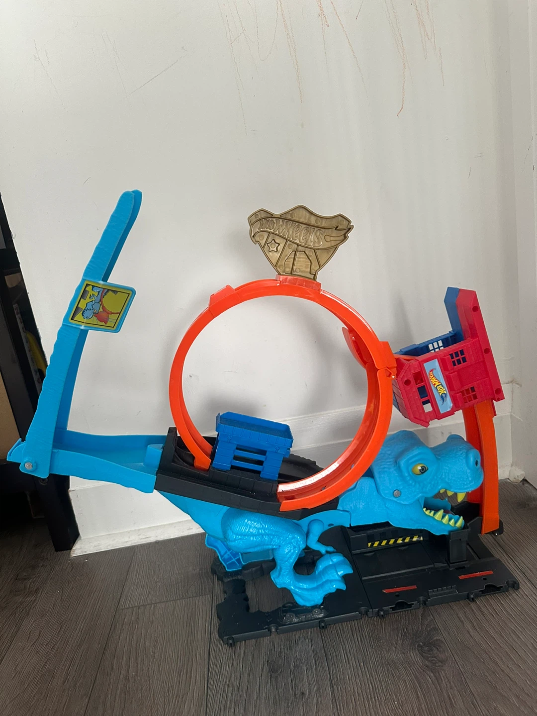 Hot Wheels T-Rex Loop Stunt and Race Playset