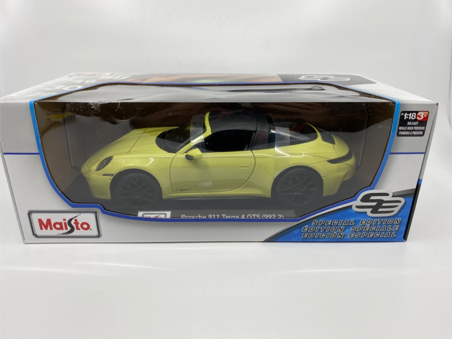 Maisto Porsche 911 Targa 4 GTS Yellow