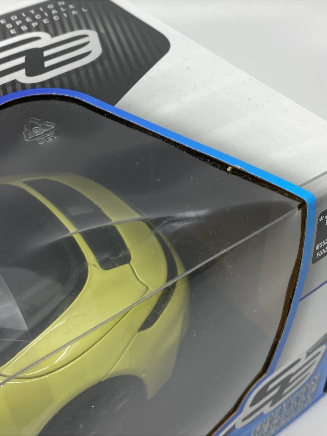 Maisto Porsche 911 Targa 4 GTS Yellow - photo 4