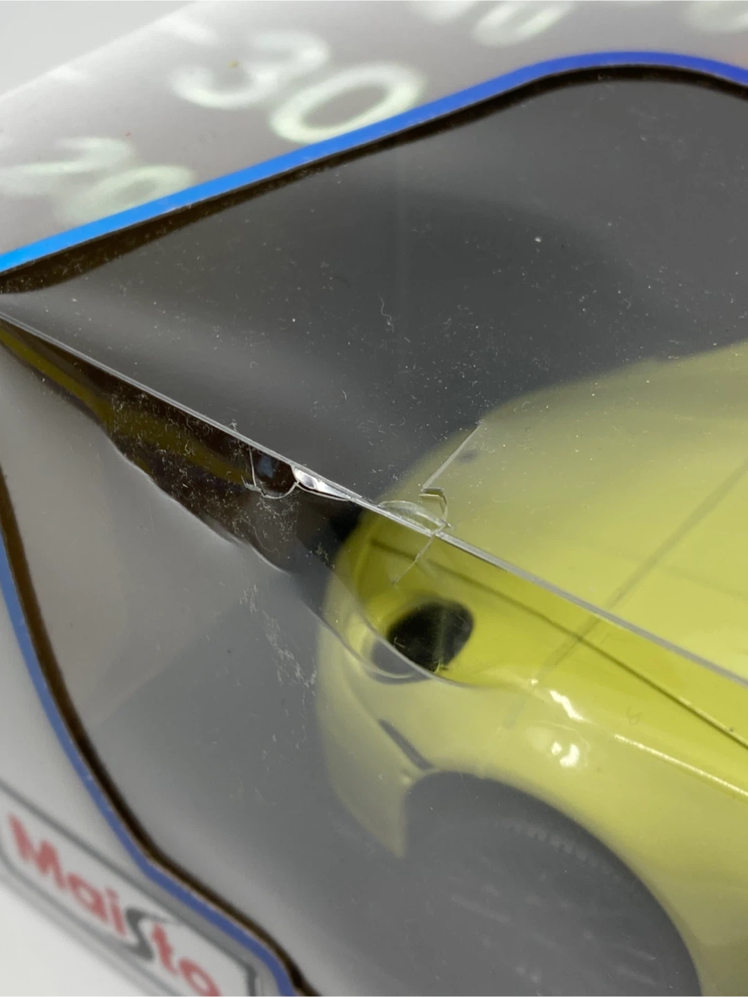 Maisto Porsche 911 Targa 4 GTS Yellow - photo 3