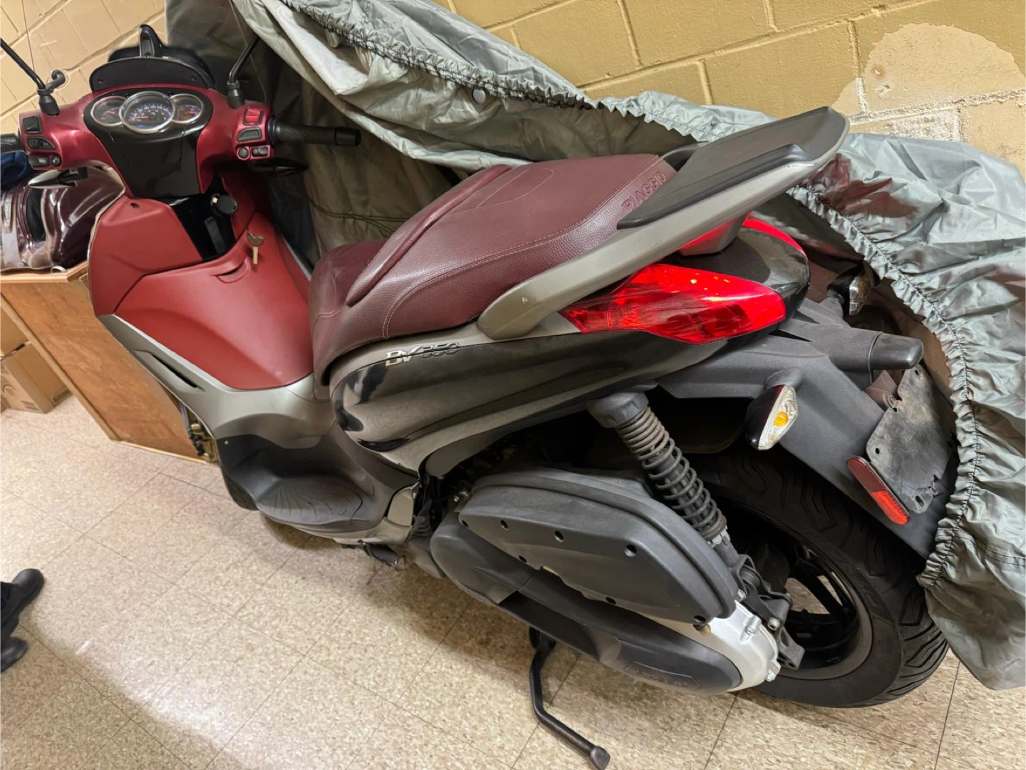 Piaggio Beverly 350 Scooter - photo 5