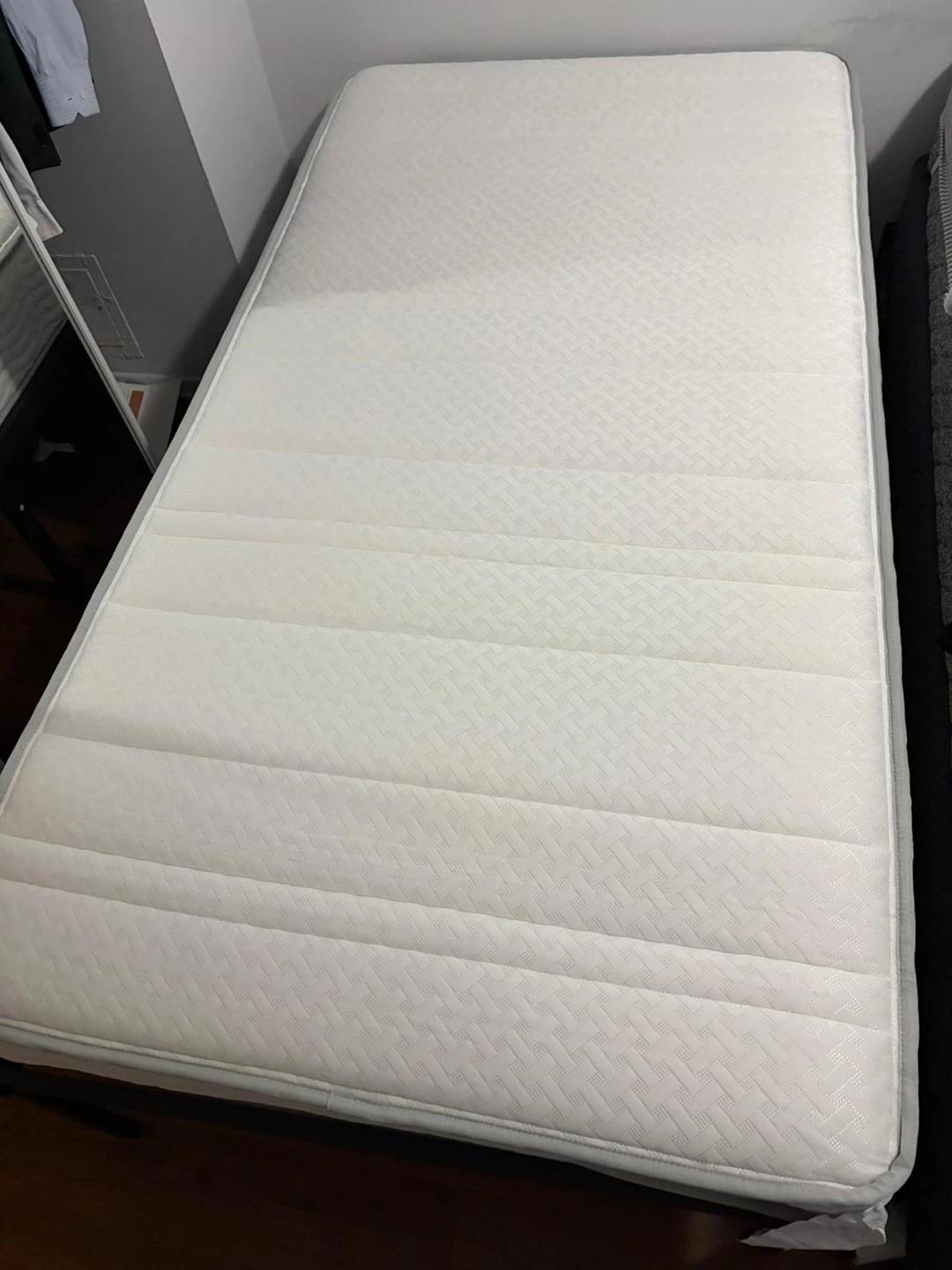 Zinus Twin Hybrid Mattress - 8 Inch Foam & Spring - photo 2