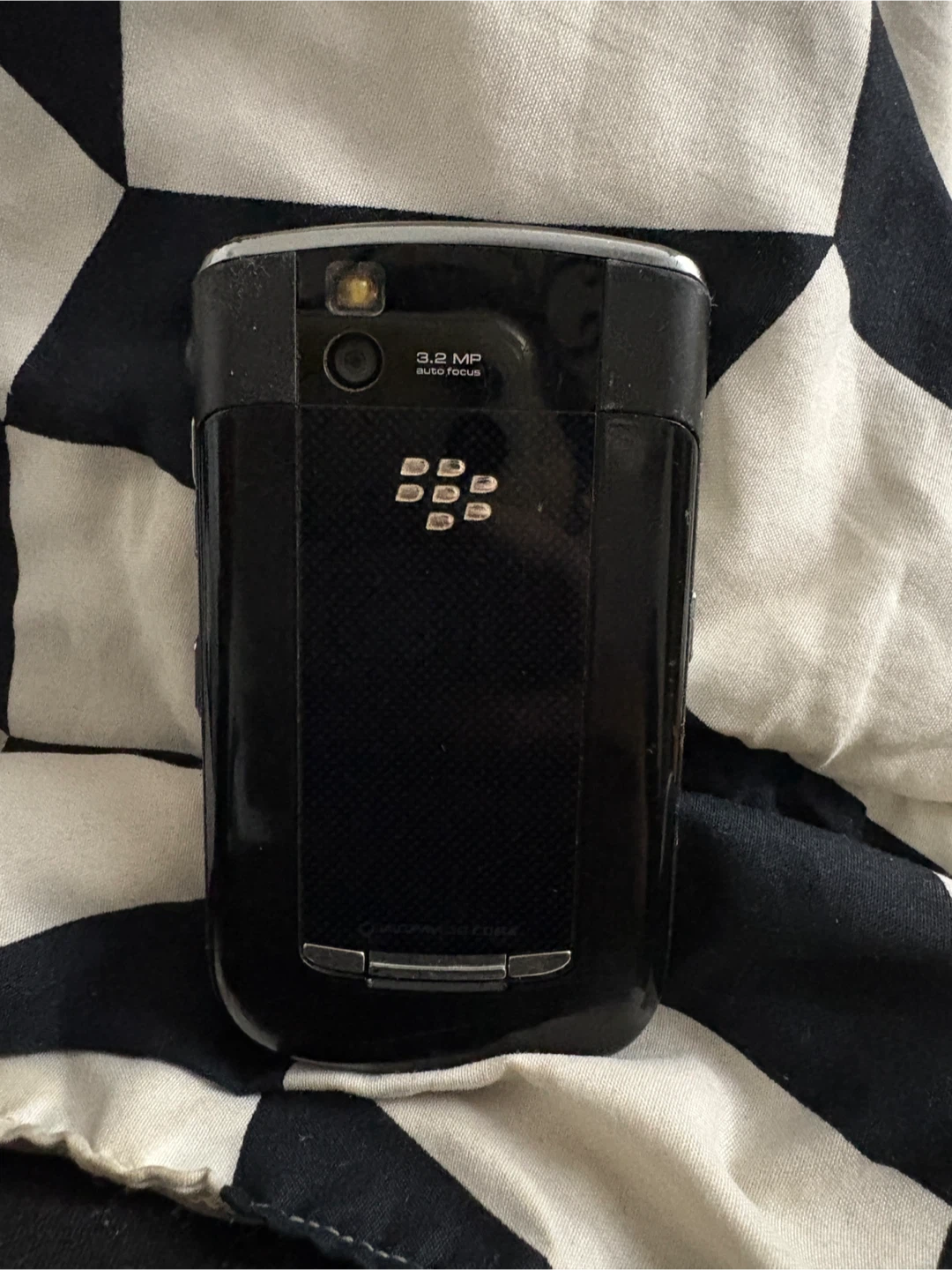 BlackBerry Torch 9800 Smartphone - photo 2