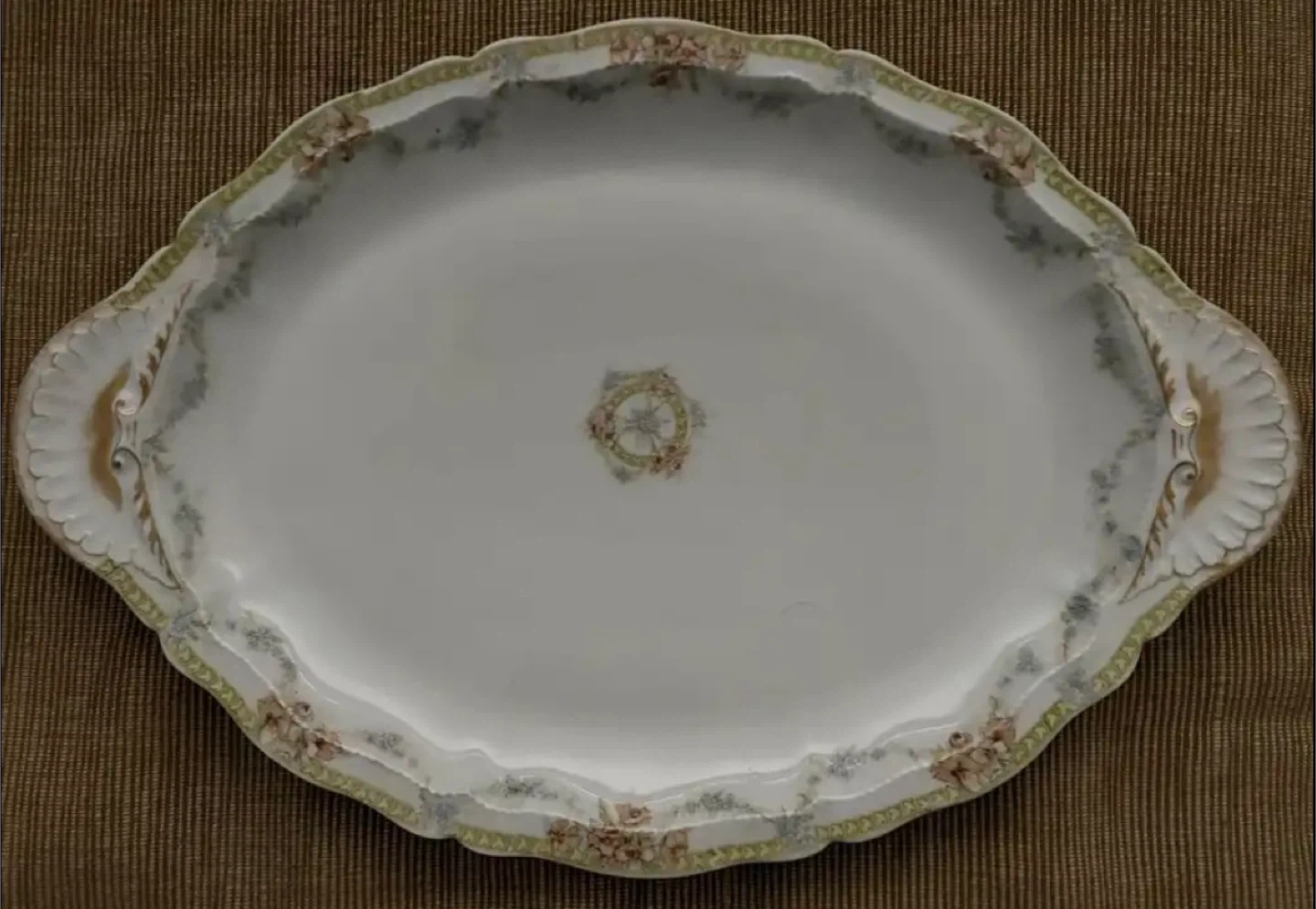 LIMOGES SERVING PIECE