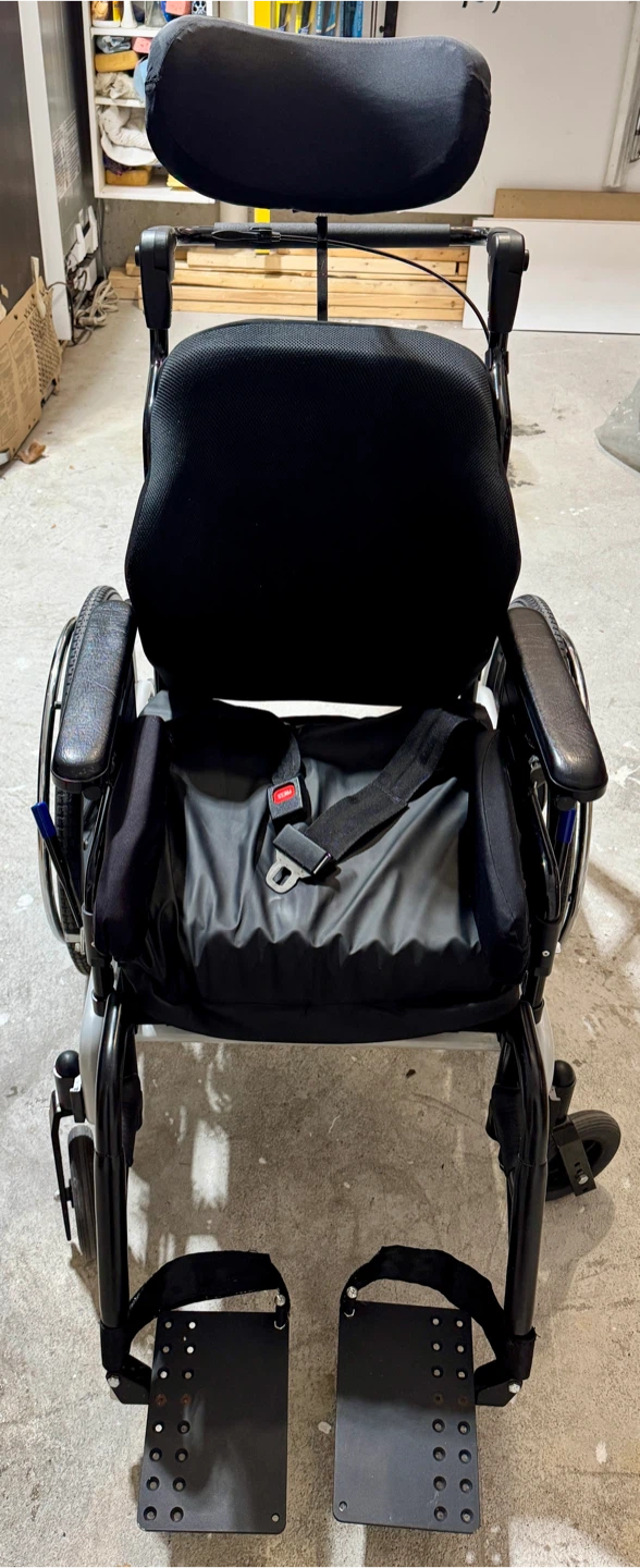 Tilt wheelchair