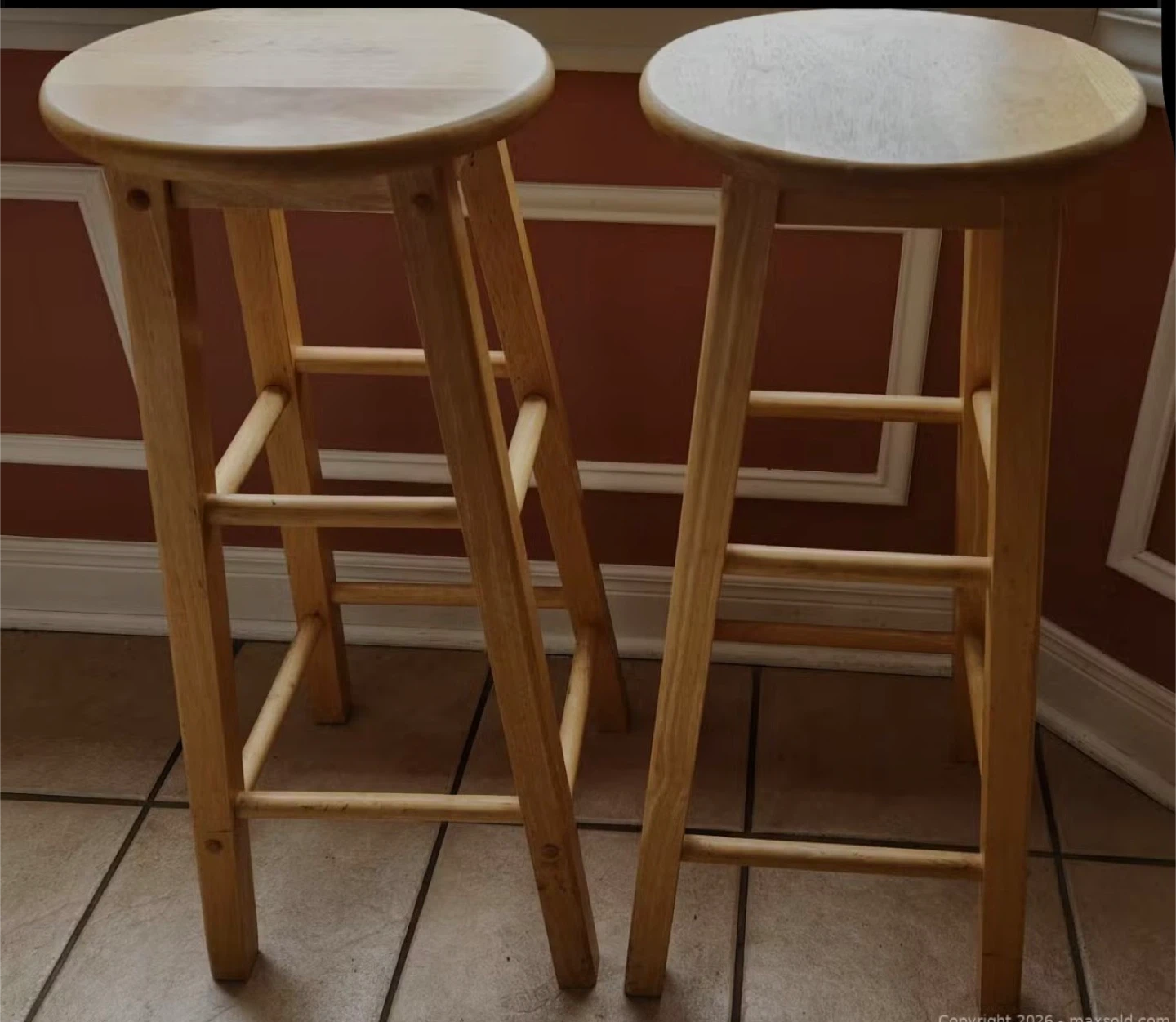 Set of 2 Wooden Bar Stools