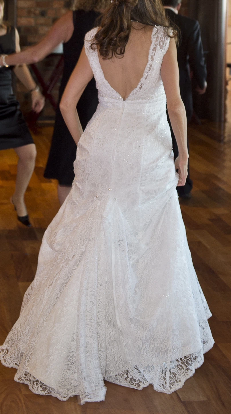 White lace & pearl wedding gown - photo 2