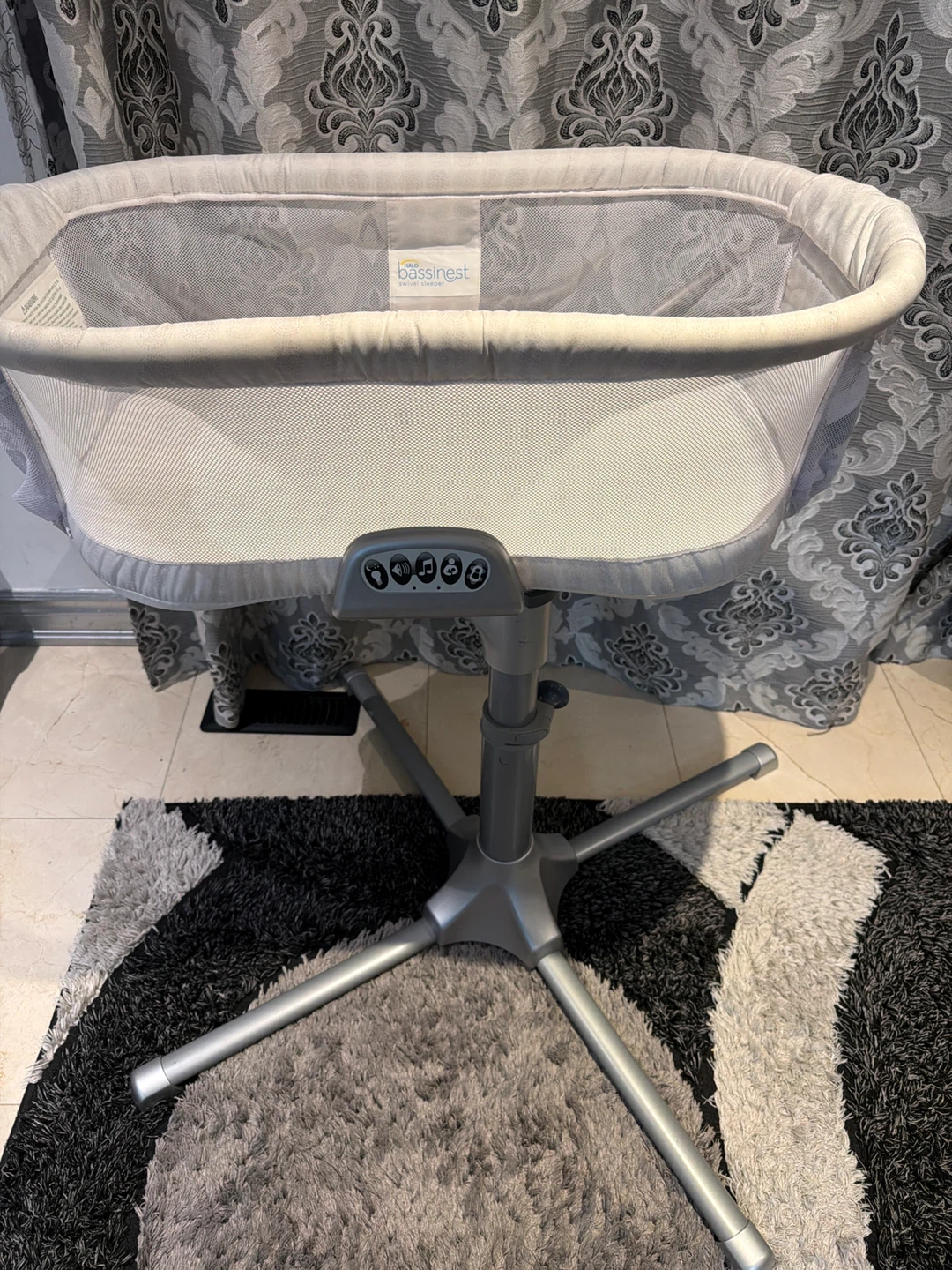 Halo bassinet