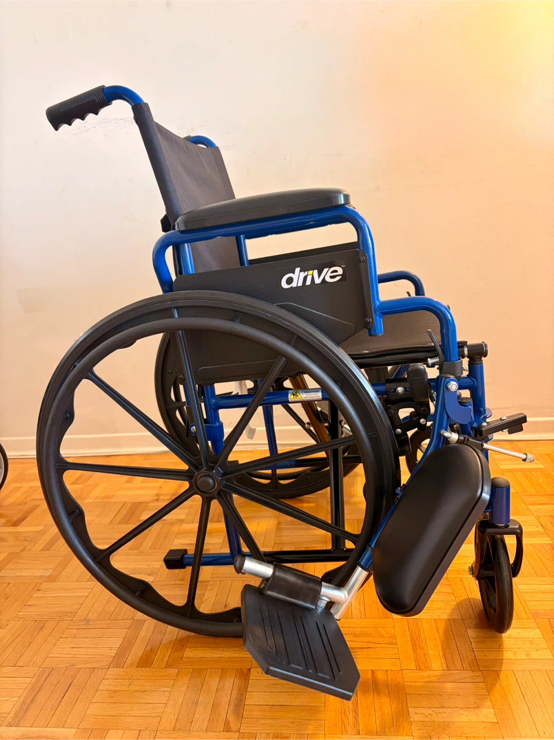 Drive Medical Blue Streak Lightweight Wheelchair - photo 2