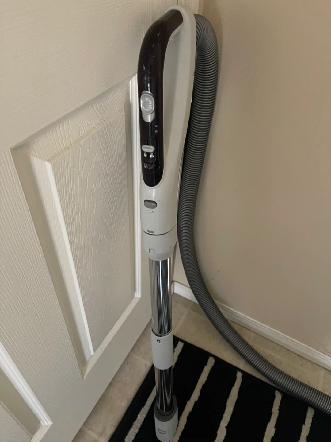 Dyson Vacuum Hose with Handle - photo 5