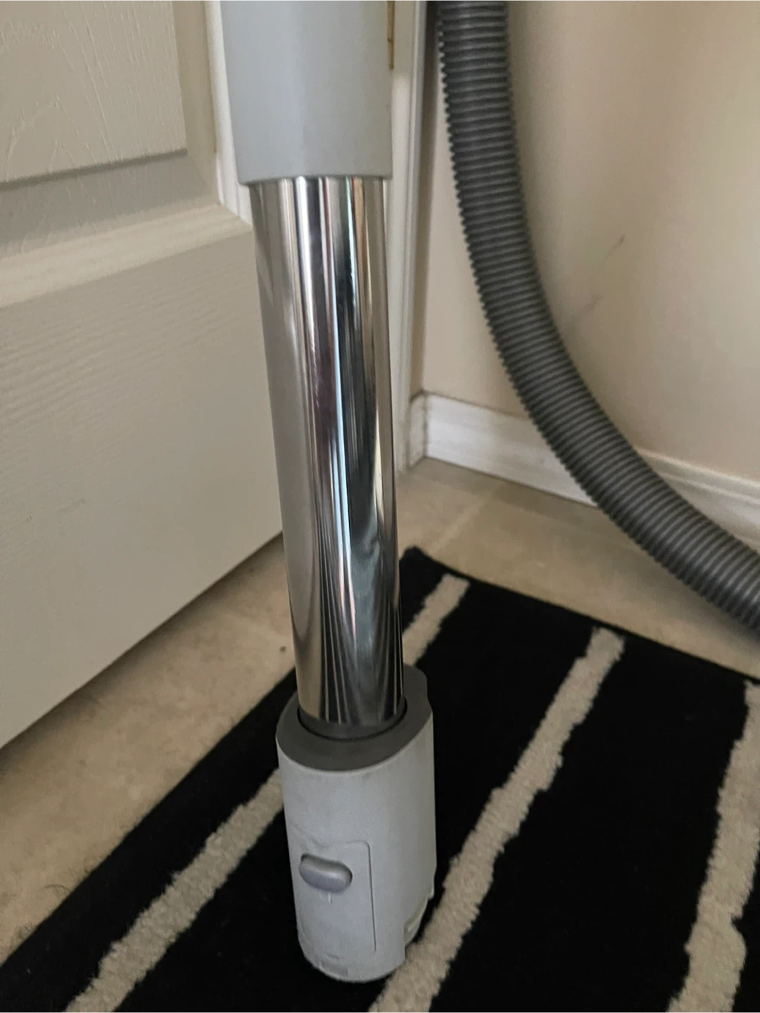 Dyson Vacuum Hose with Handle