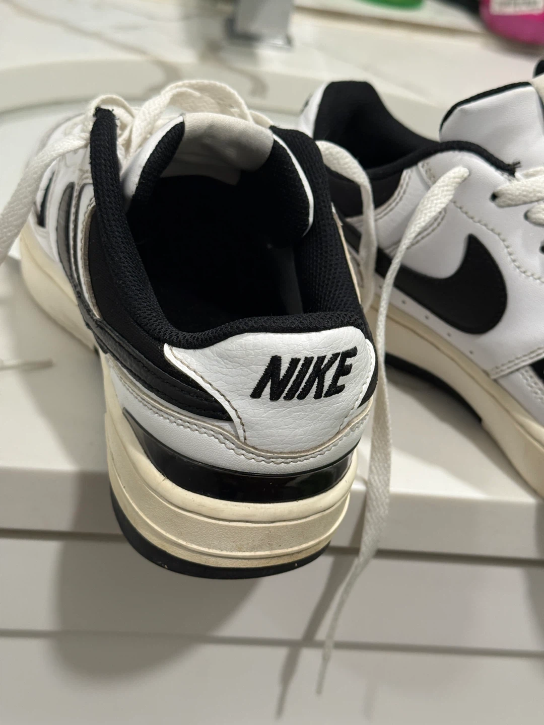Nike White Black Sneakers - photo 3