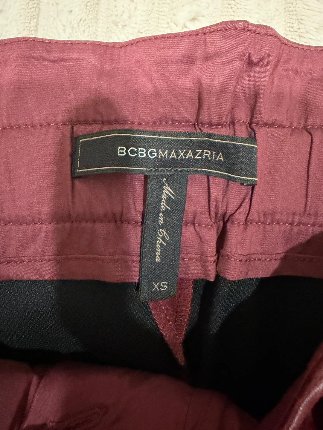 BCBGMAXAZRIA Burgundy Faux Leather Paperbag Waist Shorts XS - photo 3