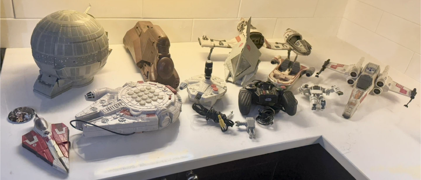 Vintage Star Wars 90’s Collectible Toy Collection - photo 2