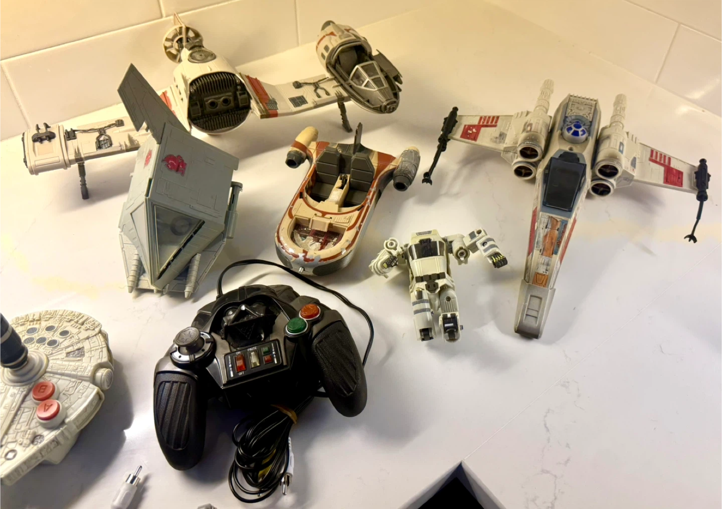Vintage Star Wars 90’s Collectible Toy Collection - photo 5