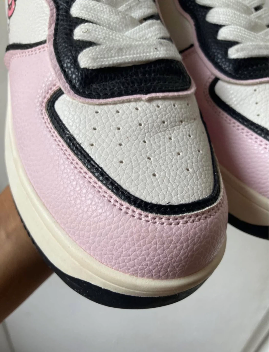 Bershka Hello Kitty shoes size 7.5 - photo 5