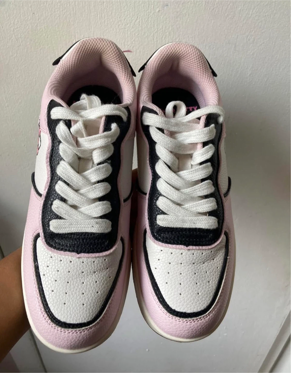 Bershka Hello Kitty shoes size 7.5 - photo 2