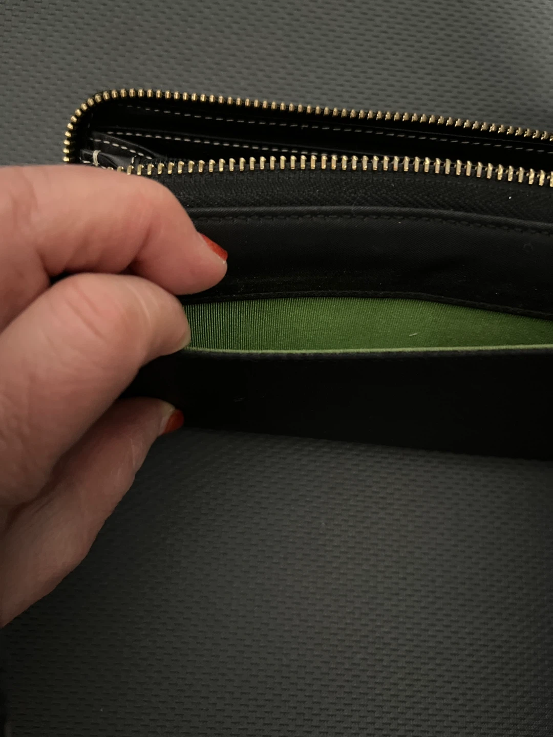 Kate Spade New York Black Zip Around Wallet - photo 3