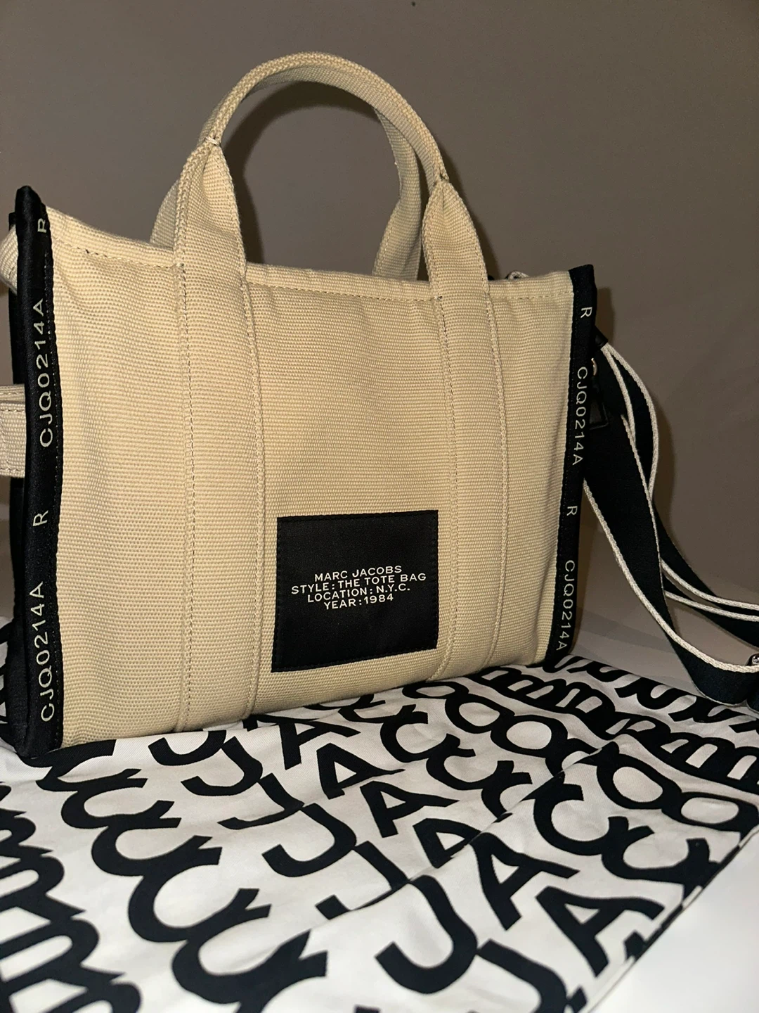 Marc Jacobs The Tote Bag - Beige Canvas - photo 2