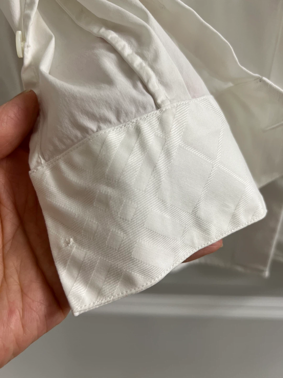 Burberry White Shirt with Black Leather Collar - photo 4