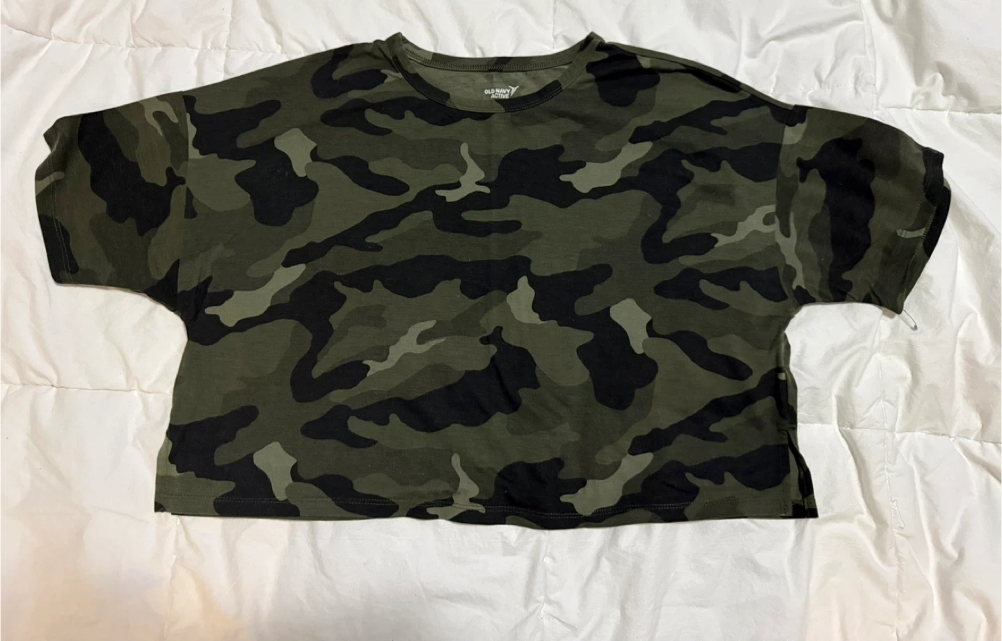 Old Navy Active Cropped Camo T-Shirt
